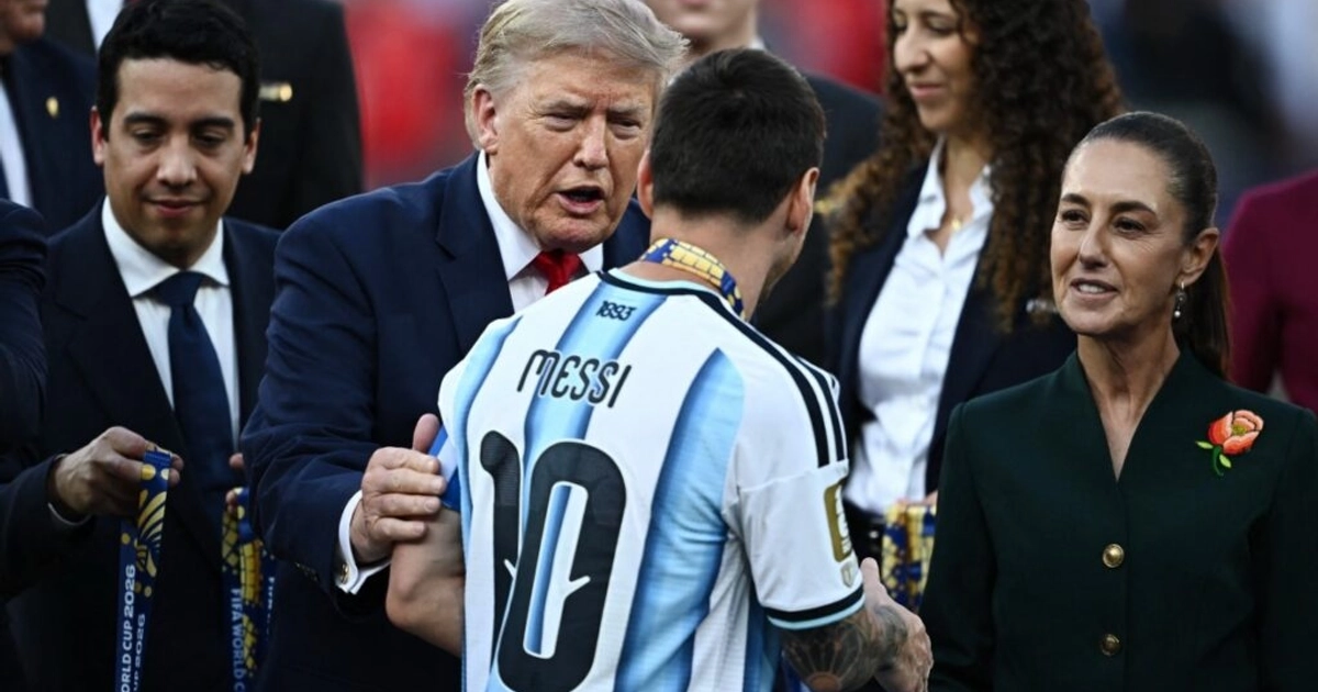 Claudia Sheinbaum saludando a Lionel Messi | Foto: Reuters