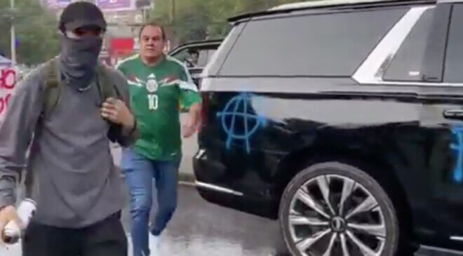 Cuauhtémoc Blanco es increpado; manifestantes le gritan ‘asesino’ y pintan su camioneta