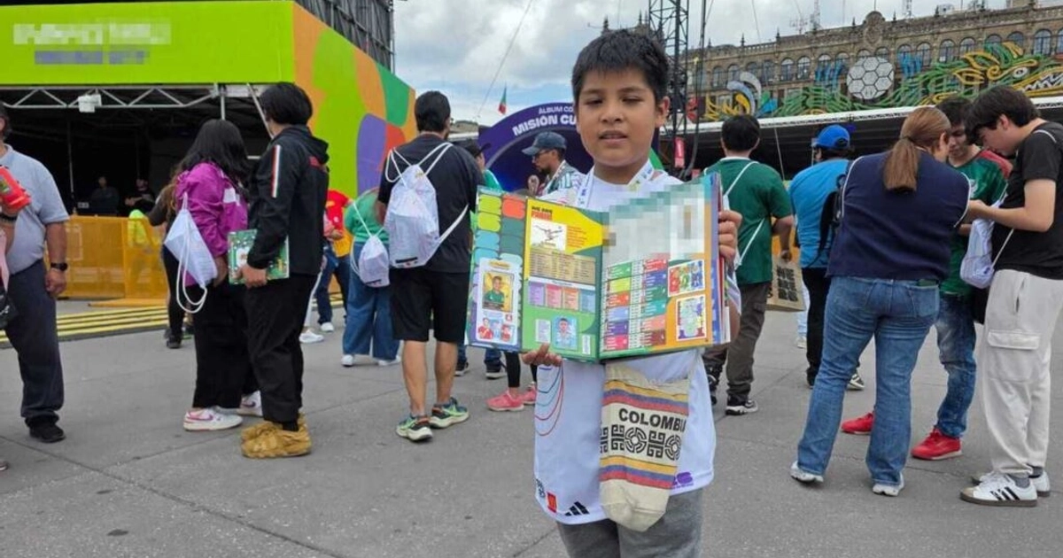 Los niños presumieron su álbum del Mundial ya lleno | Foto: Uno TV