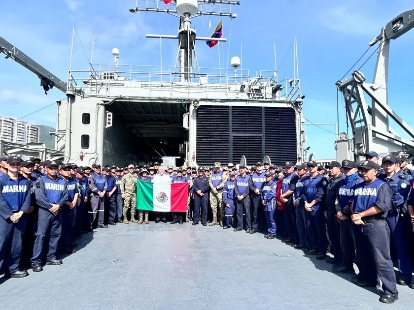 Los buques ARM “Papaloapan” y ARM “Huasteco” regresan tras entregar ayuda humanitaria en La Guaira, Venezuela. Crédito: Secretaría de Relaciones Exteriores