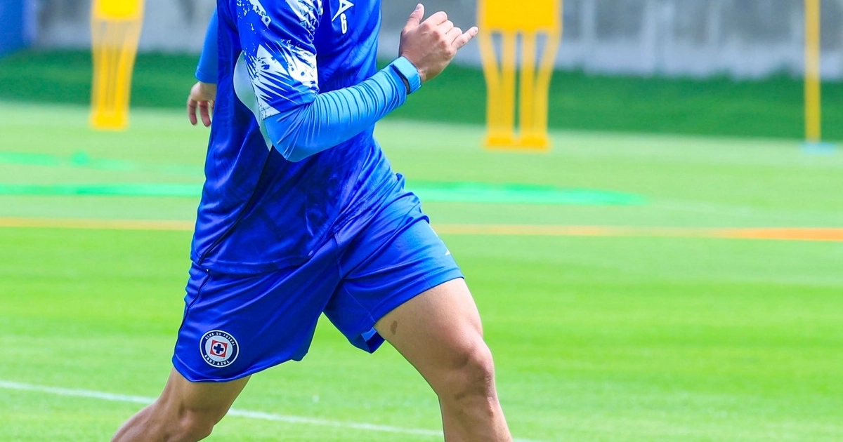 Erik Lira reportó con Cruz Azul este lunes 13 de julio de cara al Apertura 2026 tras haber tenido una gran participación con la Selección Mexicana en el Mundial 2026 (X@CruzAzul)