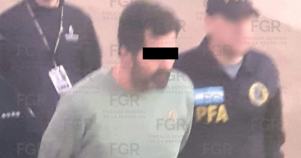 Gobierno revela primeras imágenes del traslado de Fernando Farías Lagunas a México. FGR