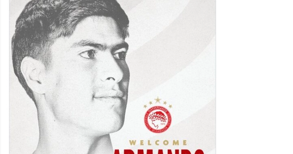 La Hormiga nuevo jugador del club griego (X / @olympiacosfc)