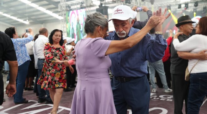 Viviendo en Plenitud: una gran fiesta para celebrar la experiencia y la alegría  