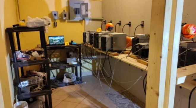 Aseguran granja de criptomonedas equipada con sistemas avanzados de ventilación