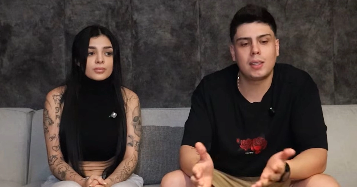 En un video publicado en su canal de YouTube, la influencer regiomontana y el DJ colombiano narraron minuto a minuto lo que vivieron la madrugada del 29 de julio en su casa de San Nicolás de los Garza. (Captura de pantalla)