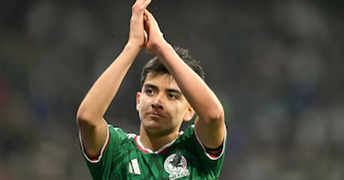 El joven mexicano representó al Tri en el Mundial 2026. (Photo by Yuri CORTEZ / AFP)