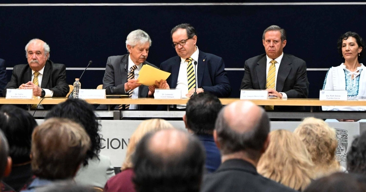 Comisión Técnica entrega recomendaciones al rector de la UNAM Leonardo Lomelí. Crédito: UNAM