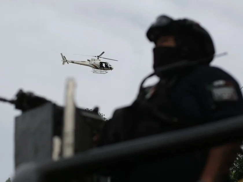 Elementos de la Guardia Civil, la Guardia Nacional y el Ejército desplegaron un operativo de seguridad. (SSP Michoacán)
