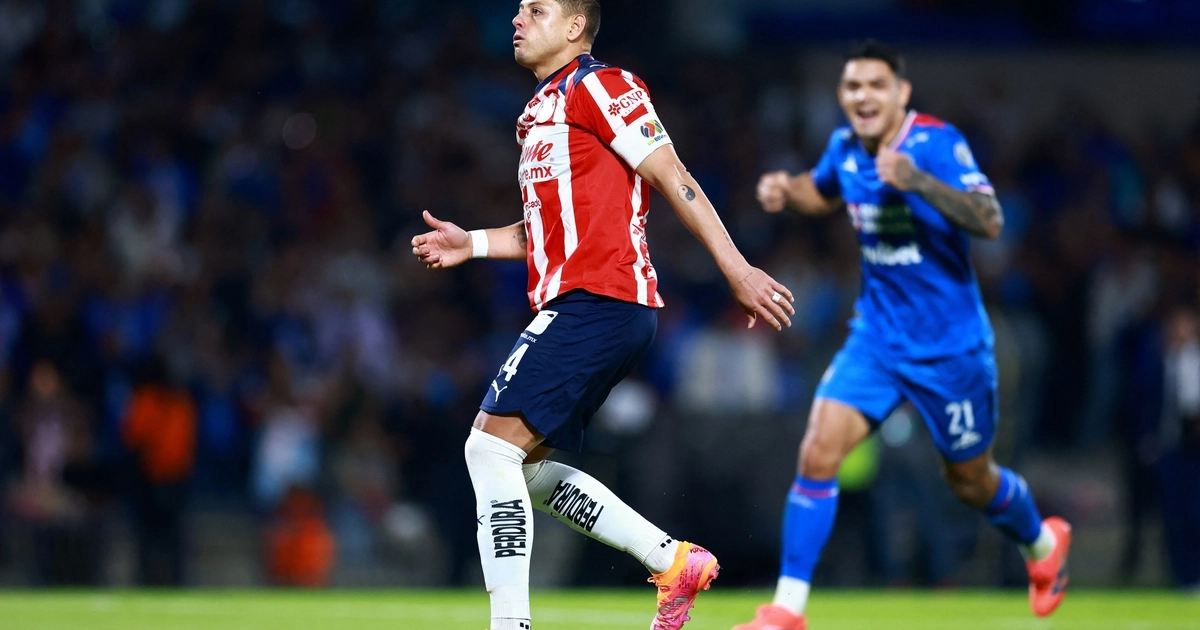 Chicharito lamenta no ver más seguido a sus hijos. (REUTERS/Eloisa Sanchez)