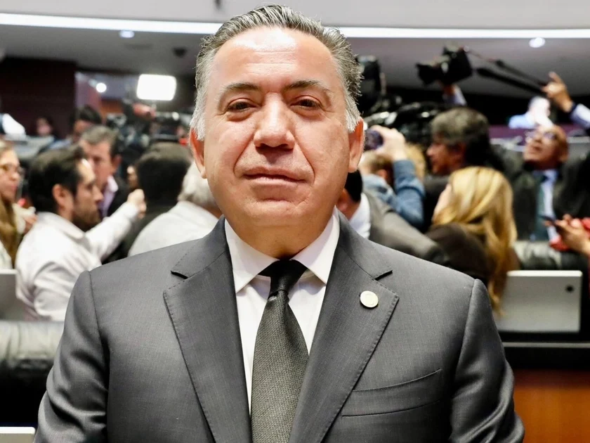 Enrique Inzunza no avisó a Morena sobre decisión de separarse de la bancada en el Senado de la República. (Foto: redes sociales)