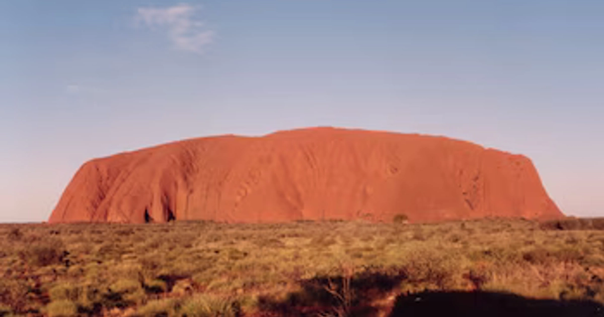 La enorme formación rocosa, en el corazón de Australia, atraía a visitantes de todo el mundo