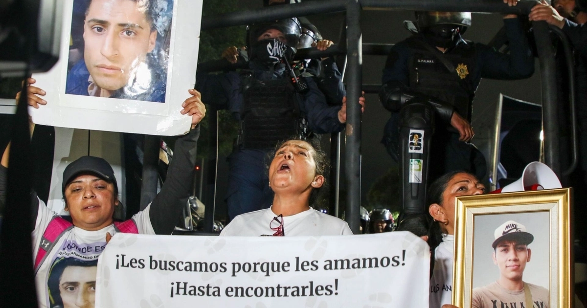 La falta de mecanismos para identificar y acompañar a quienes viven la ausencia prolongada se traduce en exclusión de servicios, afectaciones emocionales y trayectorias escolares interrumpidas, pese a que las normas reconocen derechos específicos. (FOTO: CAMILA AYALA BENABIB / CUARTOSCURO.COM)