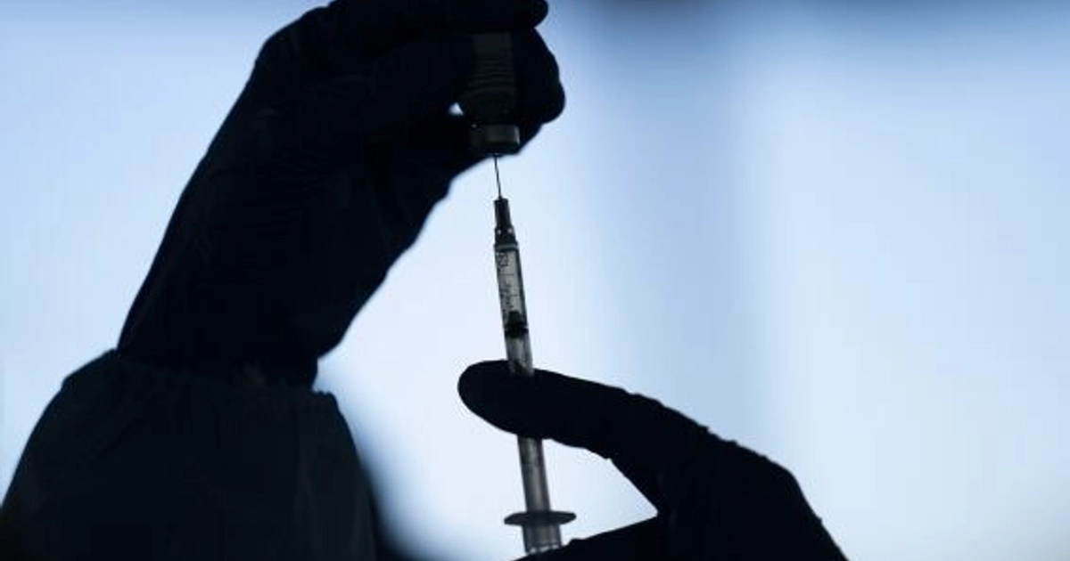 Los expertos señalan que esta opción adicional podría ayudar si el virus de la gripe muta de una manera que obligue a preparar de repente nuevas dosis. Foto: Archivo
