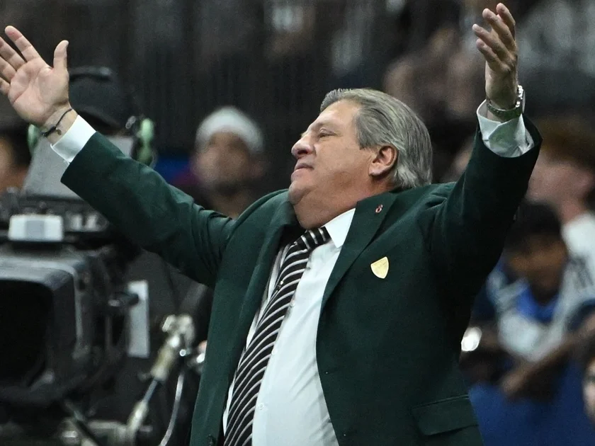Miguel Herrera recibe duro castigo por criticar al arbitraje de la Leagues Cup (Simon Fearn-Imagn Images)