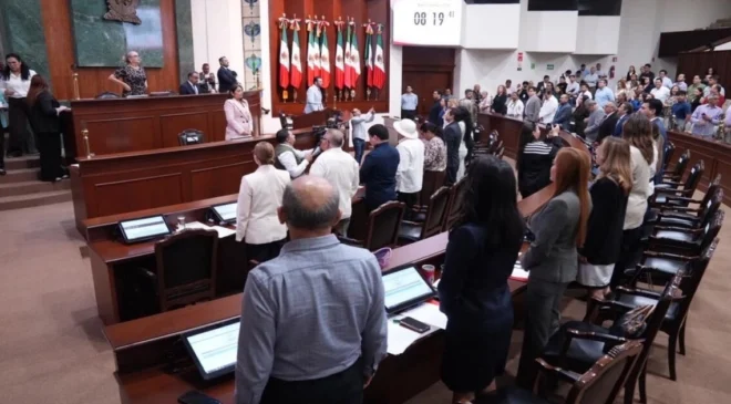 Graciela Domínguez Nava asume como gobernadora interina de Sinaloa; oposición cuestiona su nombramiento