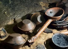 Descubren cueva con ofrendas y 179 piezas prehispánicas en Chiapas, suman más de 62 mil sitios arqueológicos en México