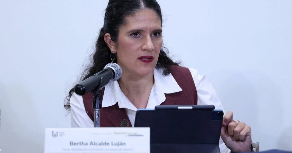 La denuncia por abuso sexual levantada ante la FGJ en contra del profesor del IEMS, Alberto “N”, se va a sobreseer o se cesará de ser cumplida, debido a que el señalado se suicidó el pasado 21 de julio, explicó Bertha Alcalde Luján. Foto: Especial.