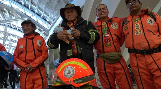 Quién es Héctor Méndez, “Topo Mayor”: el rescatista mexicano de 80 años que le colgó el teléfono a un periodista en Colombia