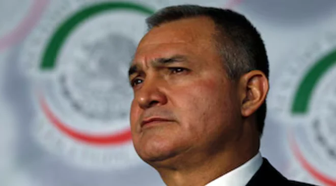 Jefe de la DEA afirma que EEUU continuará buscando activos de Genaro García Luna tras recuperación de 5.8 millones de dólares de México