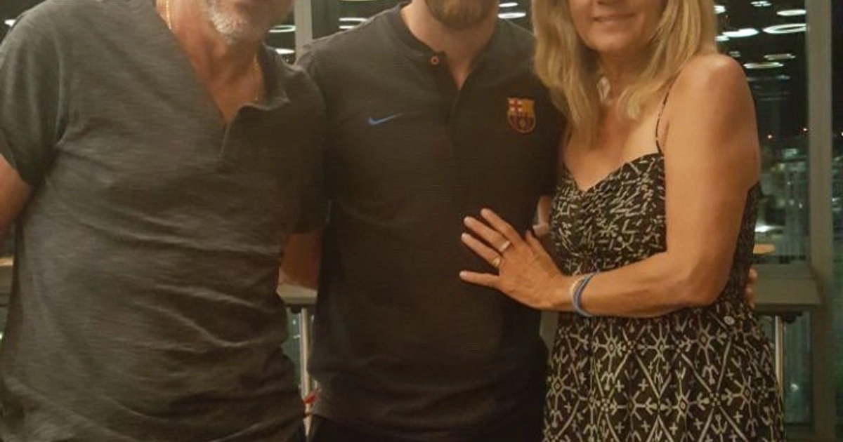 Jorge Messi junto a su hijo Lionel y su esposa Celia Cuccittini en Barcelona