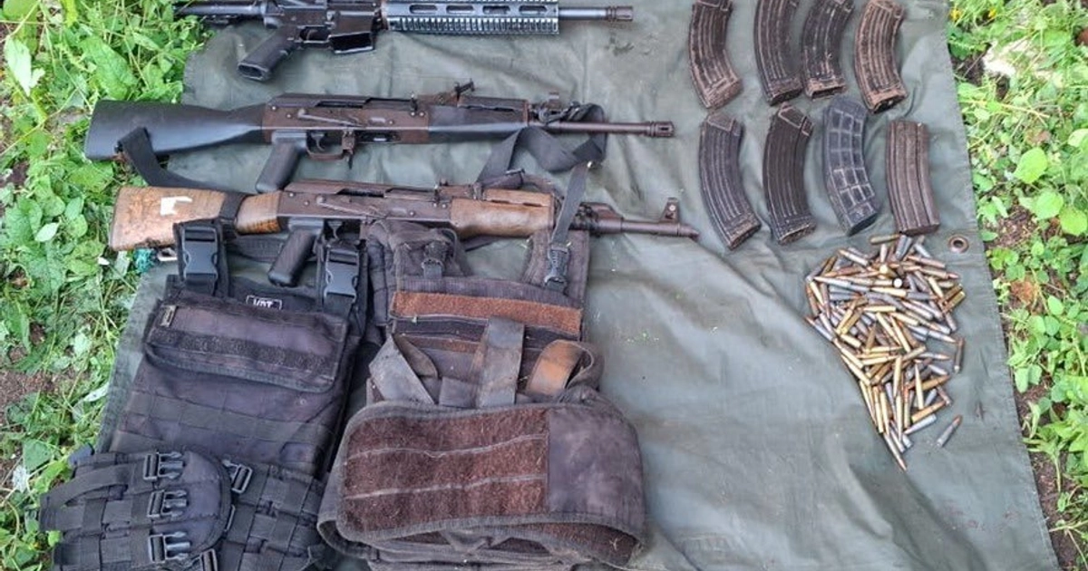 Se decomisaron 35 armas de fuego, más de 7 mil 500 cartuchos y aproximadamente 200 cargadores (@OHarfuch/x)