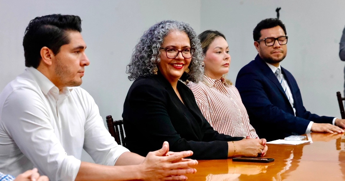Tras asumir la gubernatura, Domínguez Nava encabezó una reunión con el gabinete estatal para coordinar las primeras acciones de su administración.