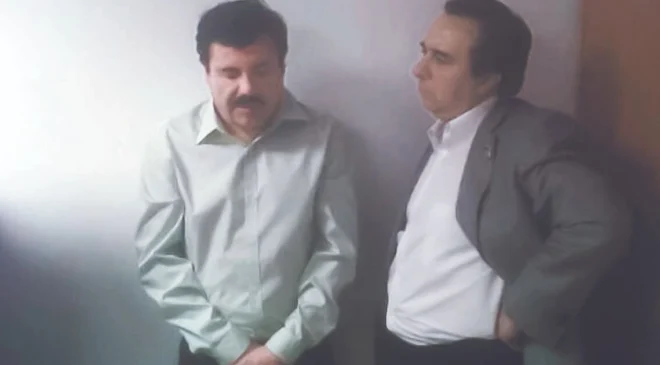 Tomás Zerón y “El Chapo”; foto inédita del interrogatorio al líder del Cártel de Sinaloa