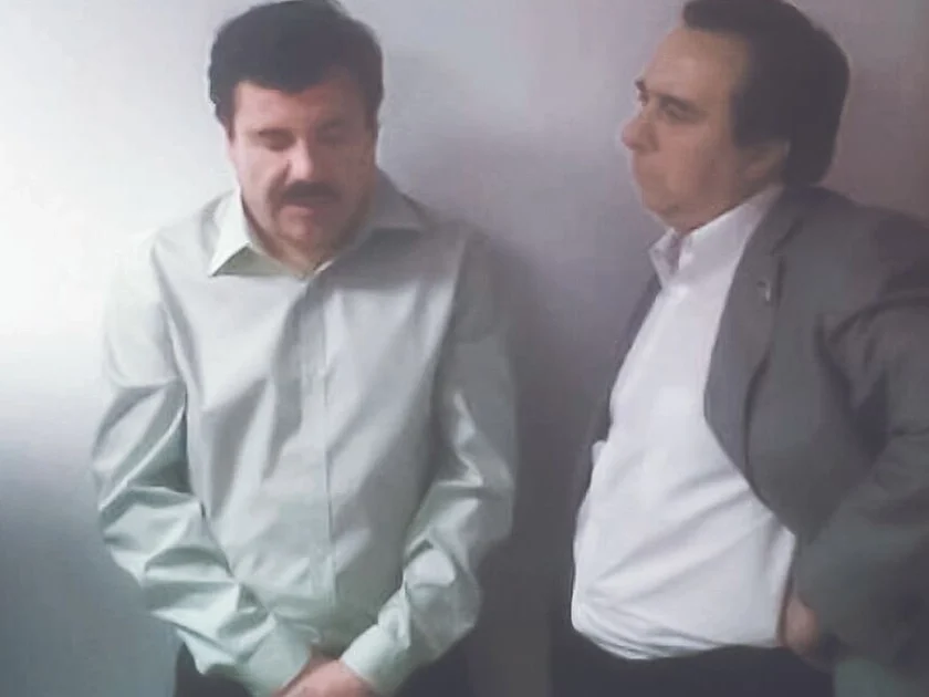 En una fotografía inédita en poder de EL UNIVERSAL, se observa a Tomás Zerón de Lucio junto al líder criminal. Foto: Especial
