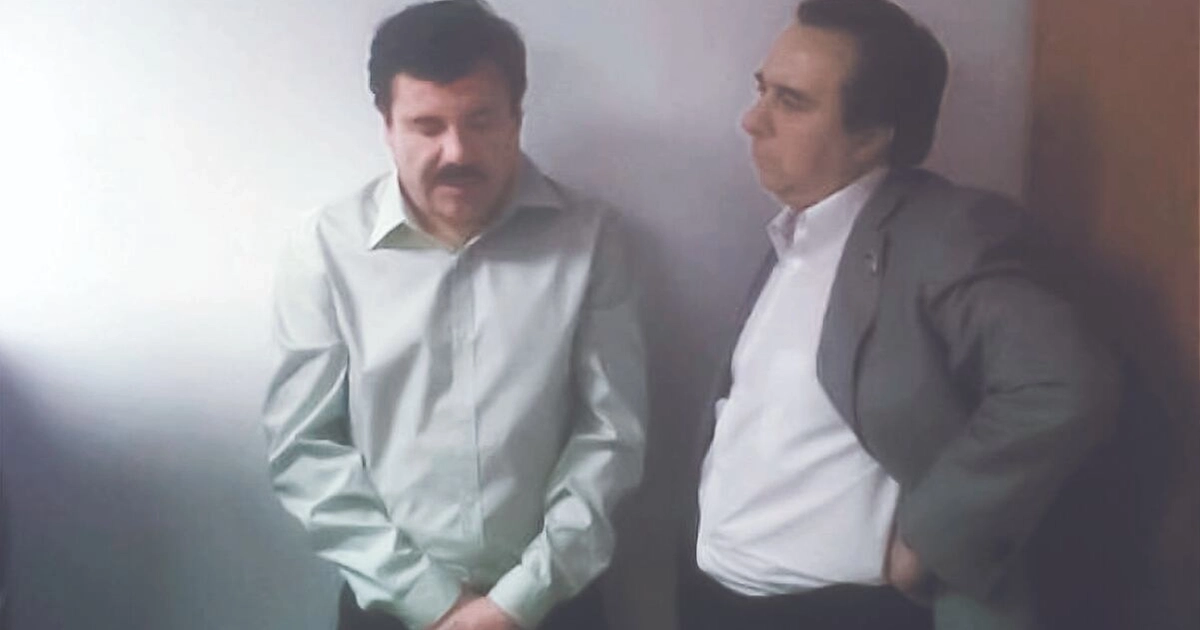 En una fotografía inédita en poder de EL UNIVERSAL, se observa a Tomás Zerón de Lucio junto al líder criminal. Foto: Especial