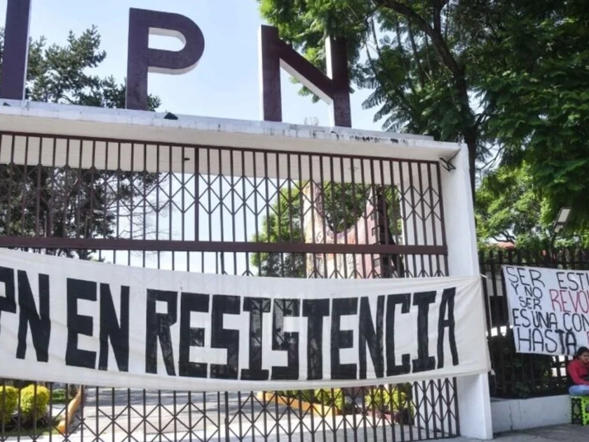 Toma del canal once por alumnos del IPN