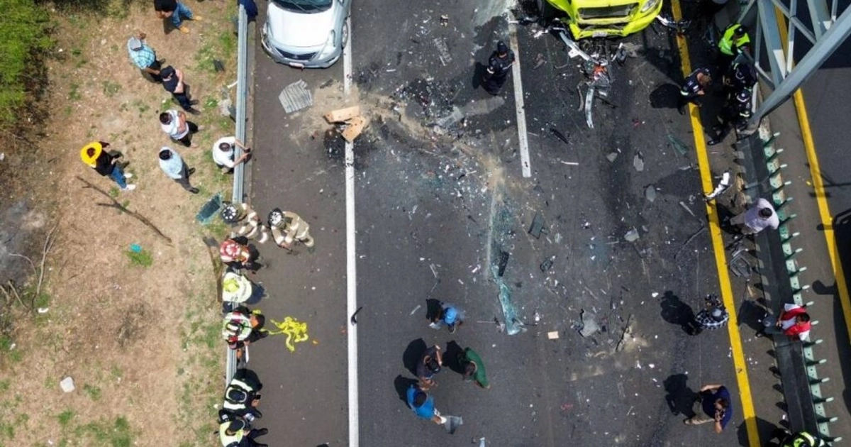 Autobús vuelca en la México-Pachuca y deja un muerto. Foto: Cuartoscuro/Archivo