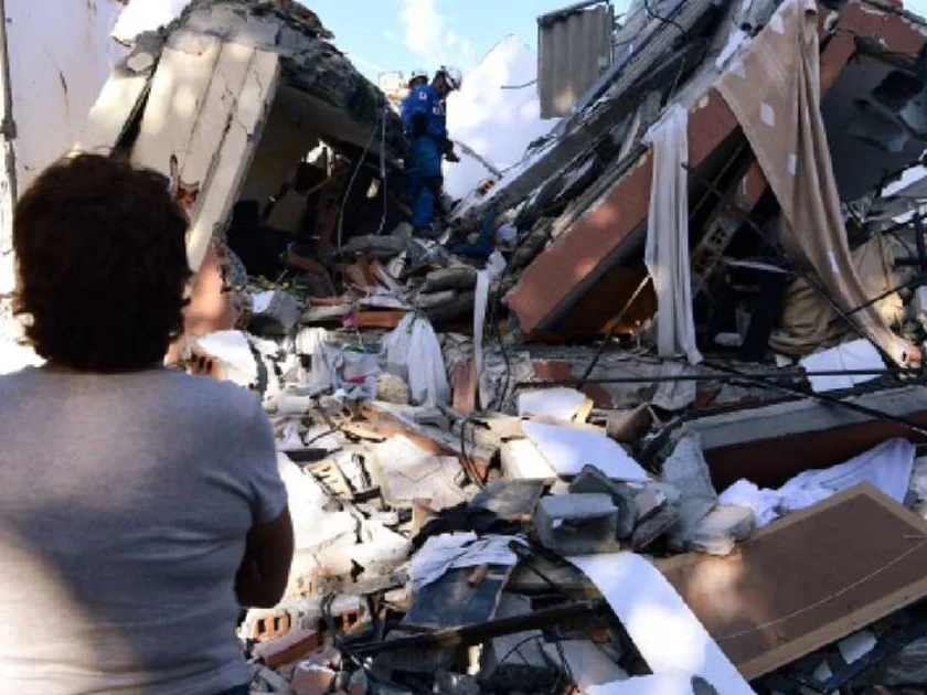 Suman 169 muertos por el terremoto de 7.4 en Colombia