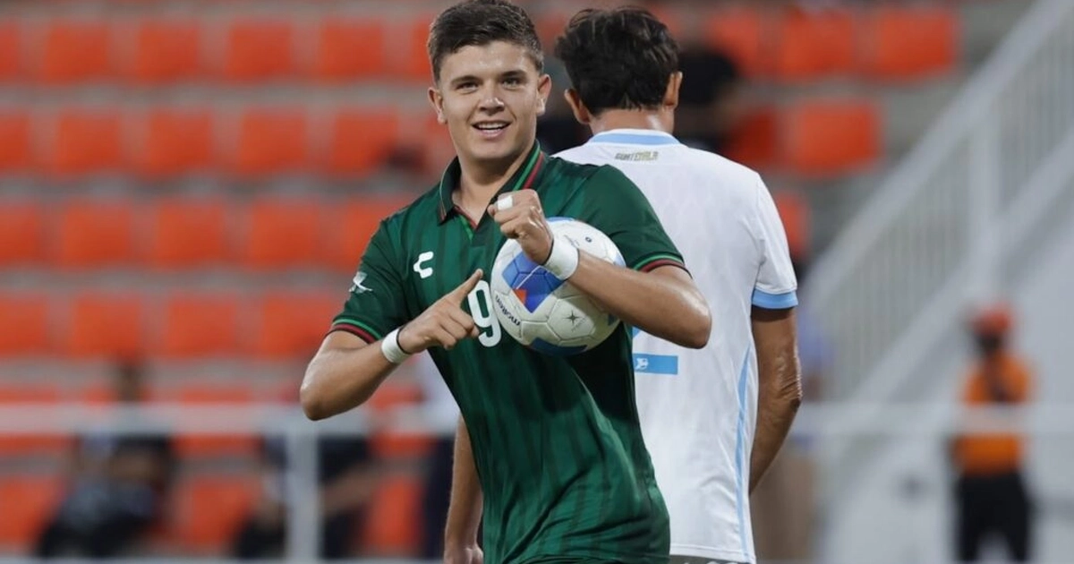 Tahiel Jiménez en festejo de gol