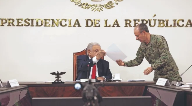 A Ojeda no lo hallan, pero sigue cobrando en la Marina; gana 150 mil al mes