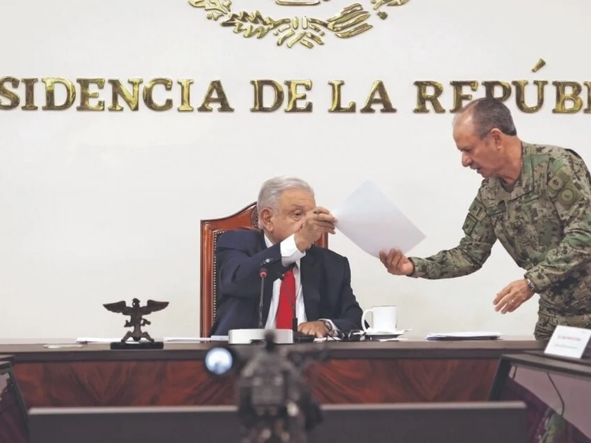 Rafael Ojeda Durán (der.) fue secretario de Marina en el sexenio de Andrés Manuel López Obrador. Foto: Archivo/ EL UNIVERSAL