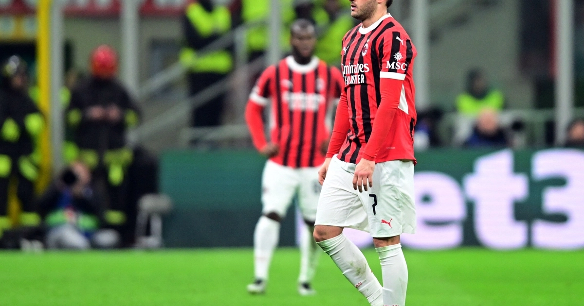 El nuevo sueldo en Portugal representaría una baja frente a los 4.6 millones de euros anuales que Giménez percibía en la Serie A con AC Milan. REUTERS/Daniele Mascolo