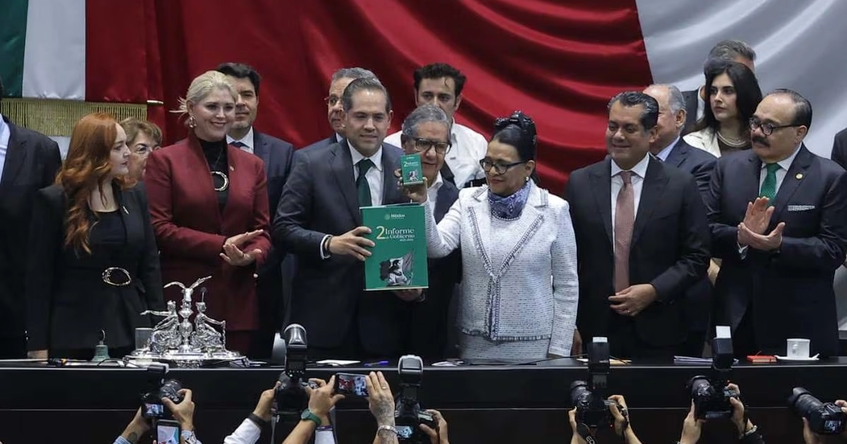 Rosa Icela Rodríguez hace entrega del segundo informe de gobierno presentado esta mañana por la presidenta Claudia Sheinbaum (01/09/2026). Foto: Gabriel Pano / EL UNIVERSAL