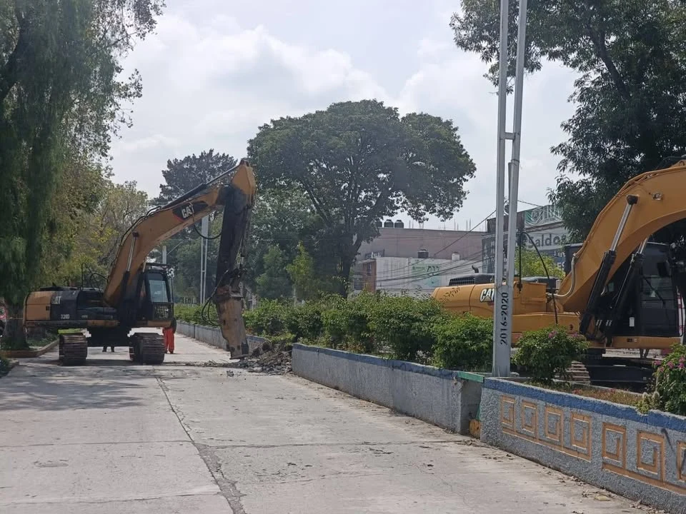 Inició la rehabilitación de la Calzada Melchor Ocampo en Tula; tome sus precauciones al transitar por el lugar