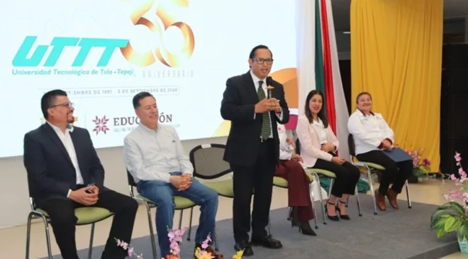 La UT de Tula-Tepeji reconoce su trayectoria académica y laboral en su 35 aniversario