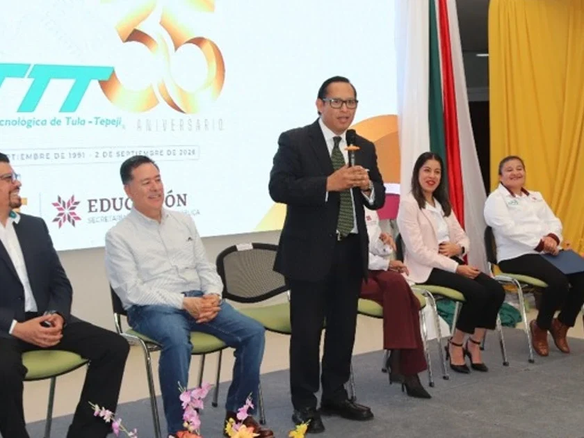 La UT de Tula-Tepeji reconoce su trayectoria académica y laboral en su 35 aniversario