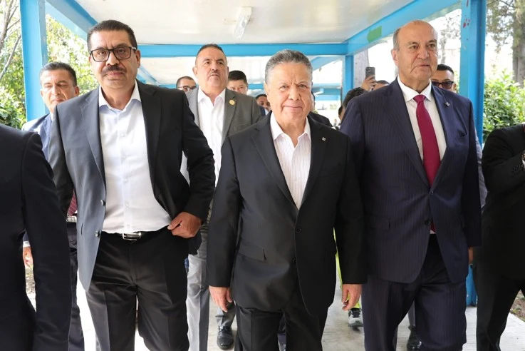 Julio Menchaca consolida transformación educativa en Hidalgo