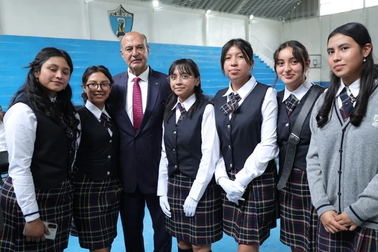 Julio Menchaca consolida transformación educativa en Hidalgo