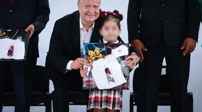 Julio Menchaca consolida transformación educativa en Hidalgo