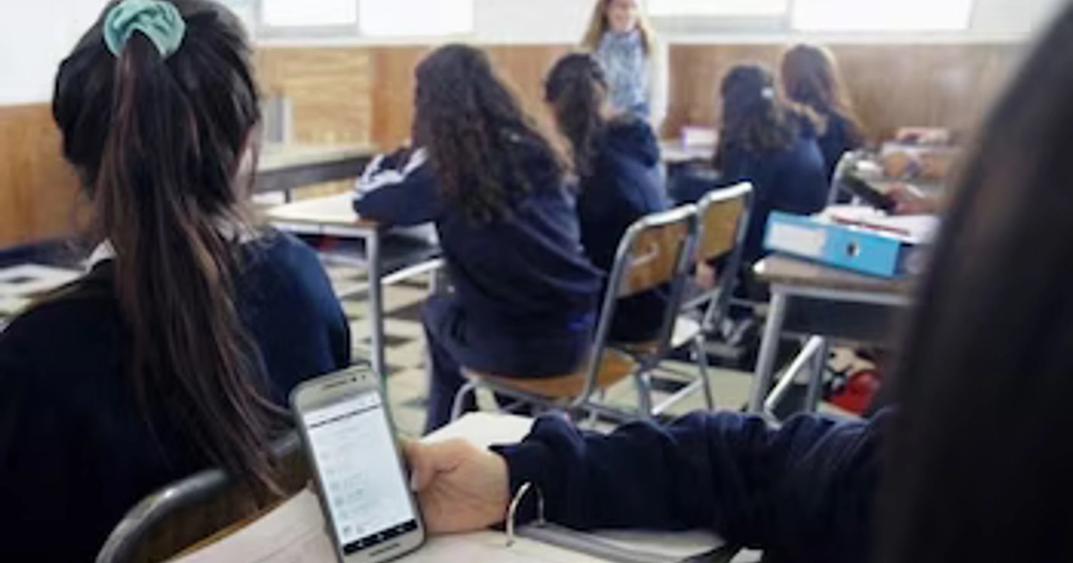 Slim considera que las aulas deben ser espacios para estudiar.
