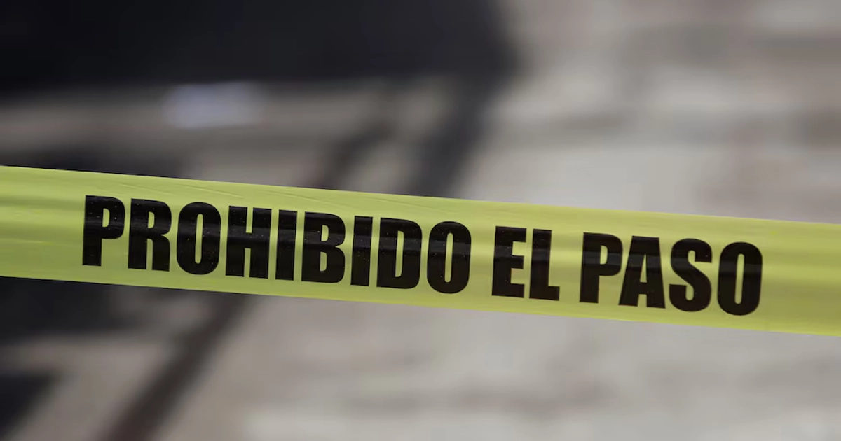 Elementos de la Fiscalía General de Justicia del Estado investigan el hallazgo de una mujer, quien fue encontrada muerta por sofocamiento en su propio domicilio, en condiciones muy extrañas.