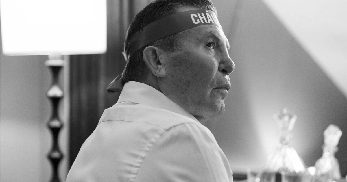 El máximo referente del boxeo en México y uno de los deportistas más destacados en la historia, Julio César Chávez, estrenará su nueva serie “Chávez vs Chávez”, donde se revelará la parte más intima de su vida (Cortesía)