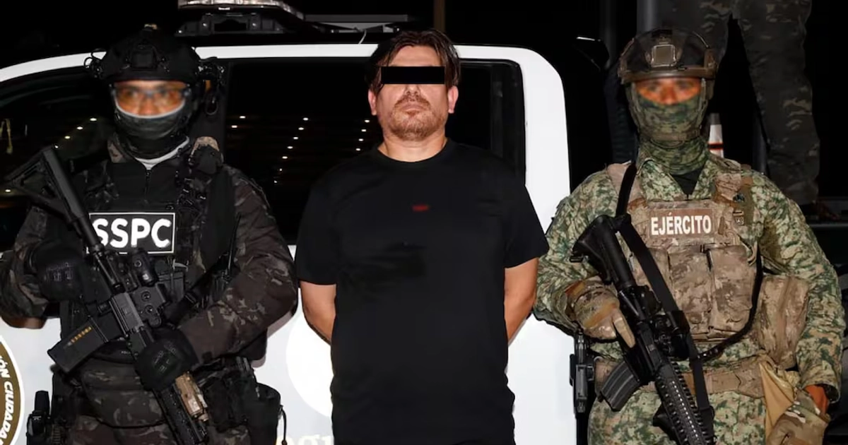 Autoridades federales reportaron la detención de cuatro personas, entre ellas Jesús Antonio “N”, alias “El Peli”, operador de “Los Chapitos”. Foto: X @OHarfuch
