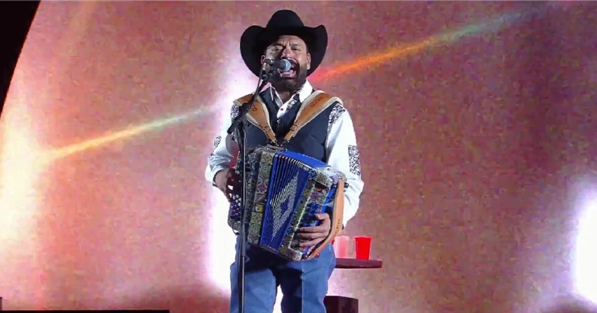 Ricky Muñoz dedica el show de Intocable a México y a su cumpleaños, en una noche que la Secgob calificó de pacífica y ordenada.(Captura de pantalla @GobMex)