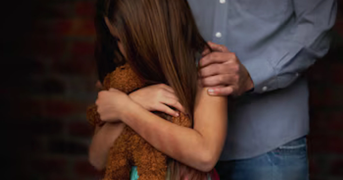 Una reforma al Código Penal de la CDMX determina que se comete abuso sexual infantil a menores de 15 años y recibe una pena de entre 12 a 20 años de prisión. (Imagen Ilustrativa)